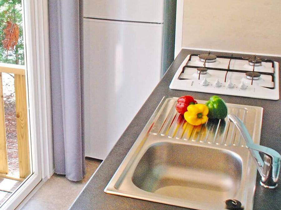 Camping Domaine de la Marina - Bungalow 6 personen - Mobilheim | Comfort | 2 Zi. | 4/6 Pers. | Erhöhte Terrasse | Tv in Messanges, Dax und Umgebung