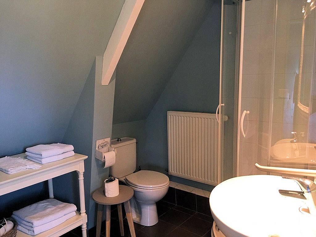 Les Chambres d'hôtes du Vieux Logis - Chambre comble de rêves in Saint-Briac-sur-Mer, Région de Saint-Malo