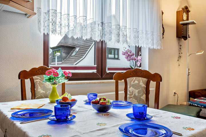 Appartement entier, Appartement 'Ferienwohnung Auf Der Insel Rügen' avec terrasse et jardin partagés in Bergen en Rügen, Bergen sur l'île de Rügen et ses environs