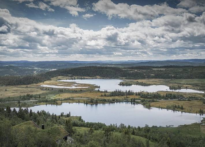 Holzhütte mit Panoramablick auf Spåtind in Etnedal
