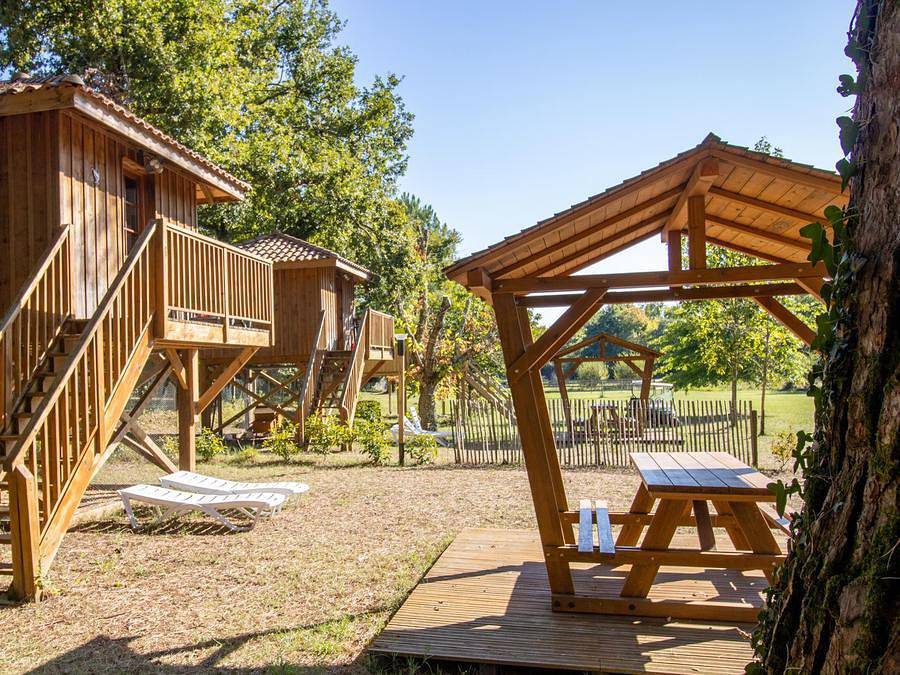 Camping Landes Azur - Alojamiento 2 personas - Cabaña sobre zancos in Azur (desambiguación), Côte d’Argent