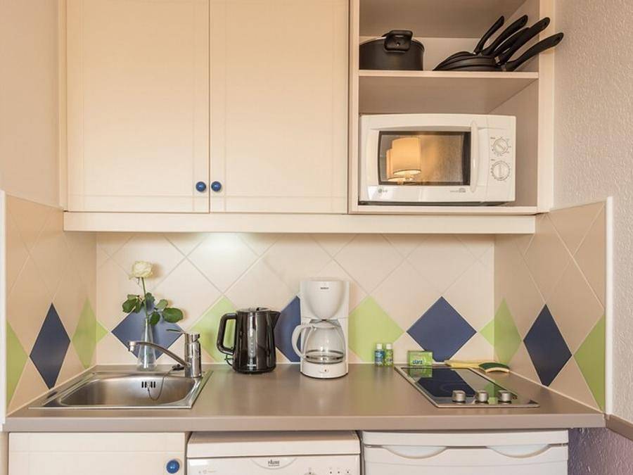 Pierre & Vacances Résidence La Rostagne - Studio 4 personnes - 1 Coin Nuit - Climatisation in Antibes, Région de Cannes