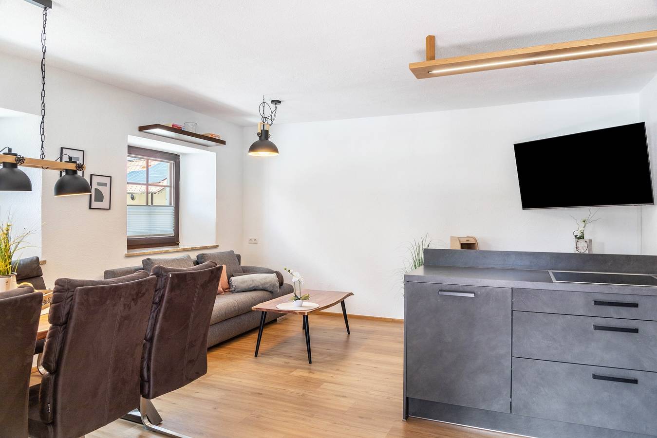Ganze Wohnung, Apartment 'Celina' mit Bergblick, privater Terrasse und Wlan in Hochoetz, Oetz