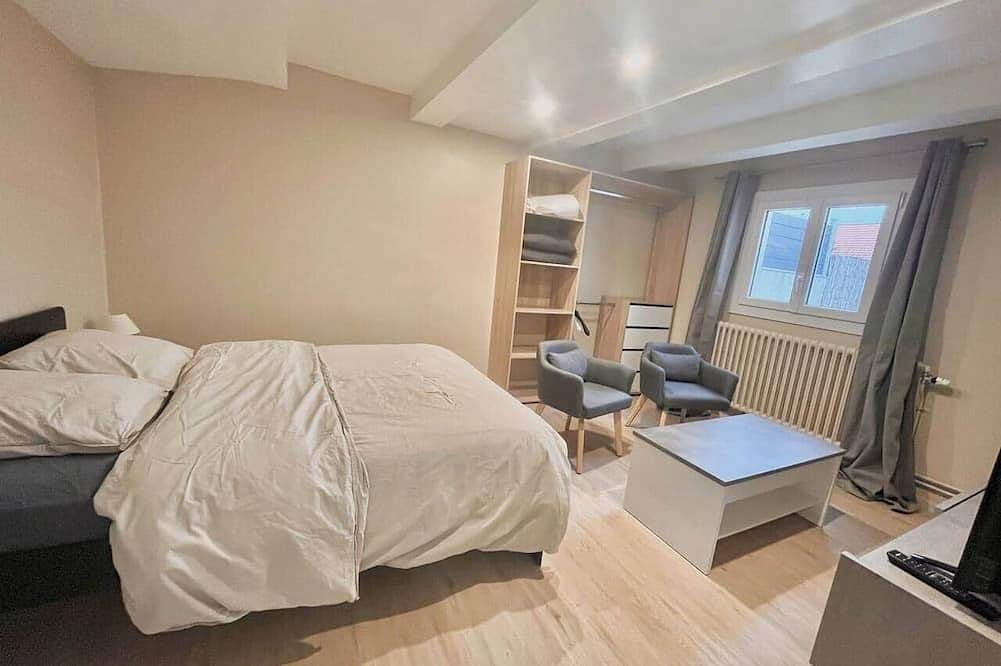 Studio with kitchen, bathroom and private garage in Le Mans, Sarthe