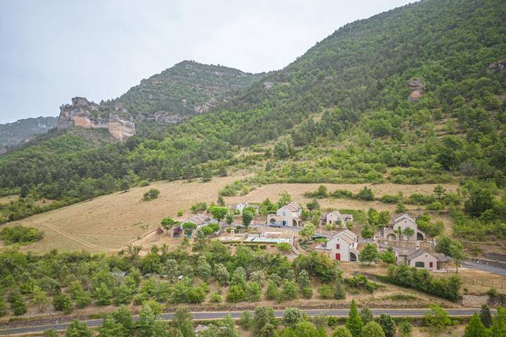 Location de vacances pour 6 personnes, avec piscine et terrasse à Les Vignes