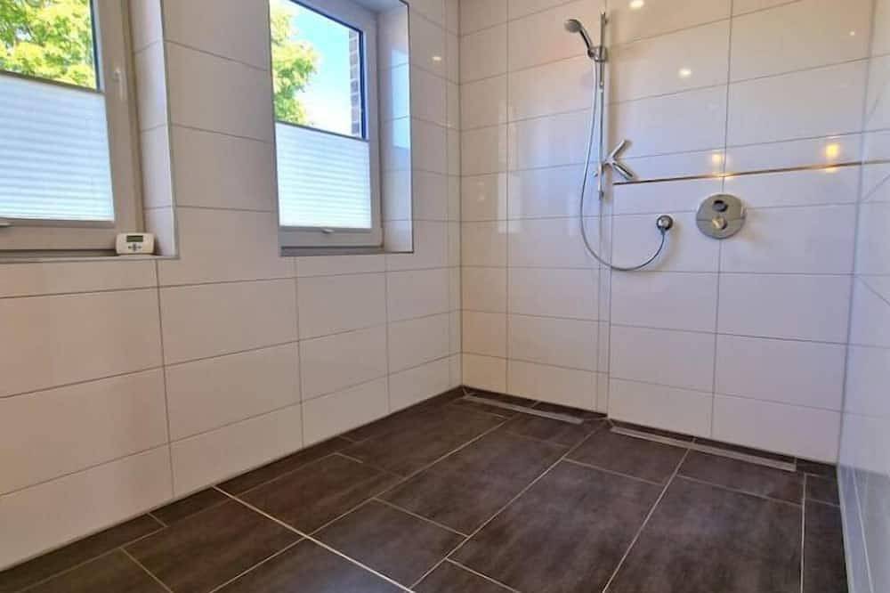 Ganze Wohnung, 2Schlafzimmer 2Badez Küche Balkon Waschmaschine in Lingen (Ems), Emsland