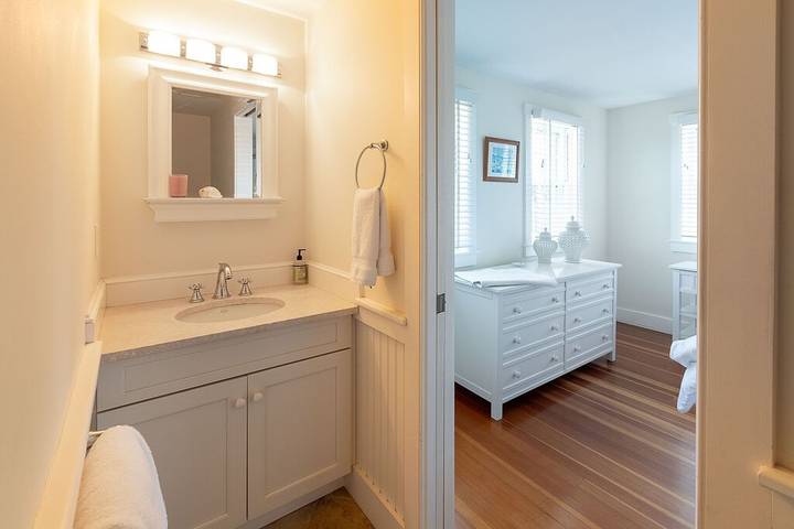 Vacation rental for 7 people, with garden and balcony in Nantucket Island