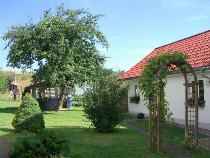 Ferienwohnung für 3 Personen, mit Balkon und Garten, kinderfreundlich in Bonndorf im Schwarzwald - 2