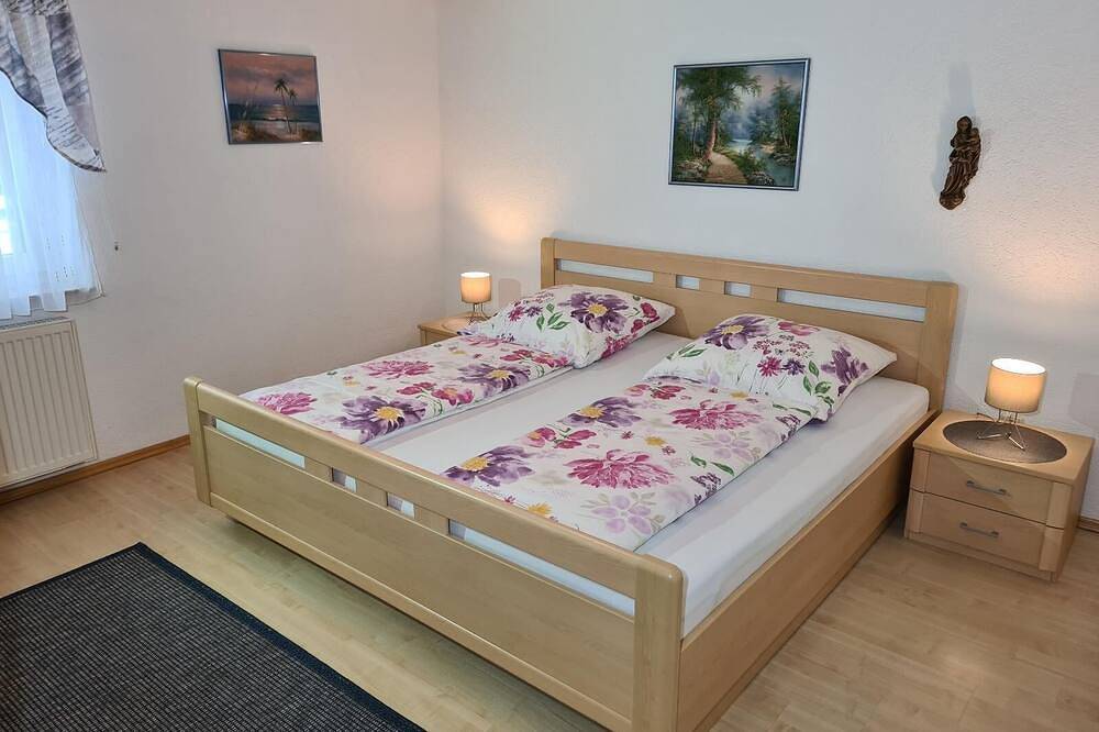 Ganze Wohnung, Gemütliches Feriendomizil mit Terrasse und Garten mit Grillmöglichkeit in Grafenau, Ostbayern