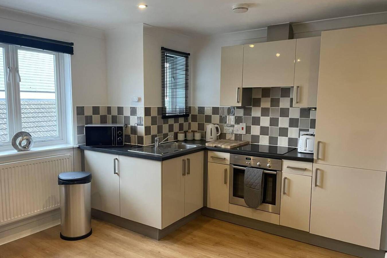 Entire holiday apartment, 1 Bed and Sofa bed Sleeps 4,Pets Ok - Free parking in Bury St Edmunds, Suffolk
