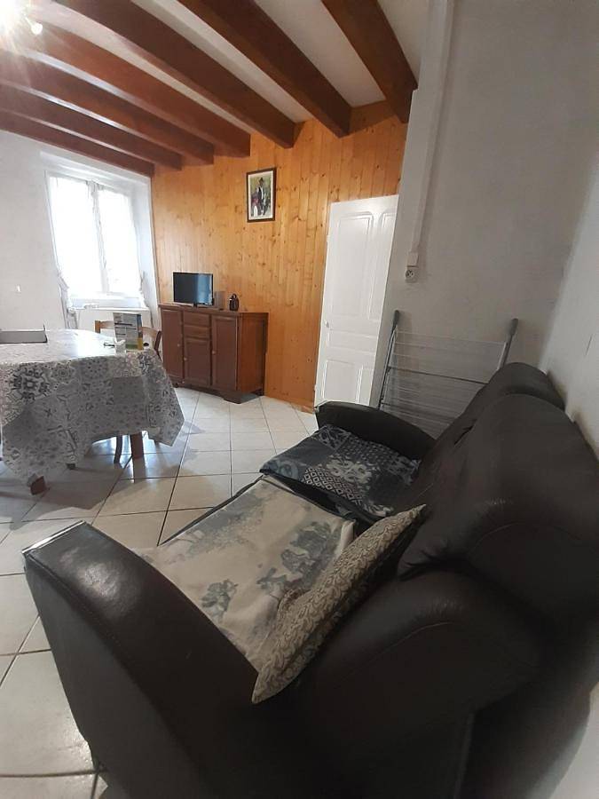 Gîte pour 3 personnes, avec vue et jardin à Saint-Girod - 3