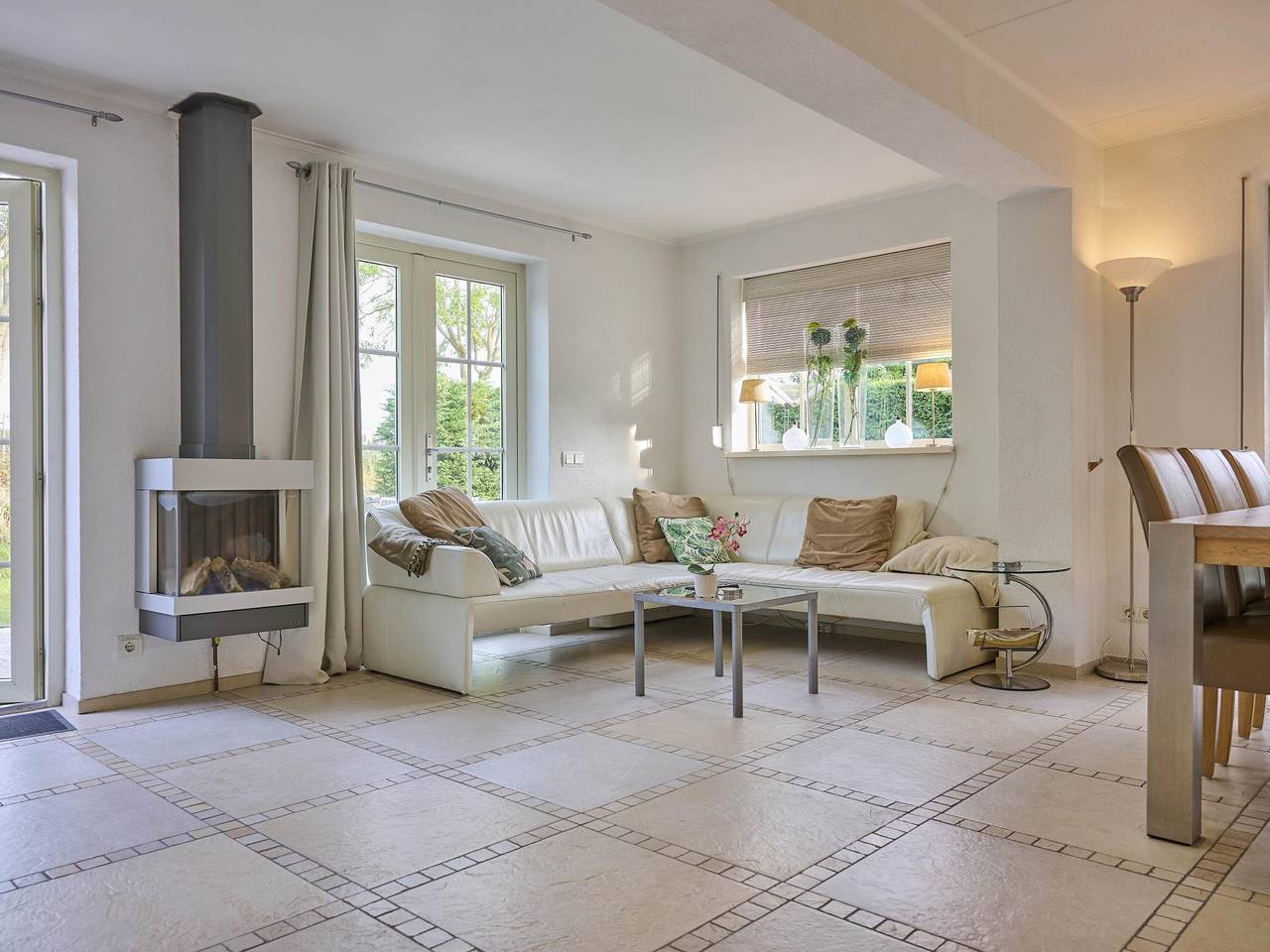 Cosy holiday home with large garden
 in Oude-Tonge, Goeree-Overflakkee