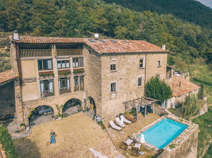 Casa rural para 2 personas, con piscina y jardín, Se admiten mascotas en Ripollès