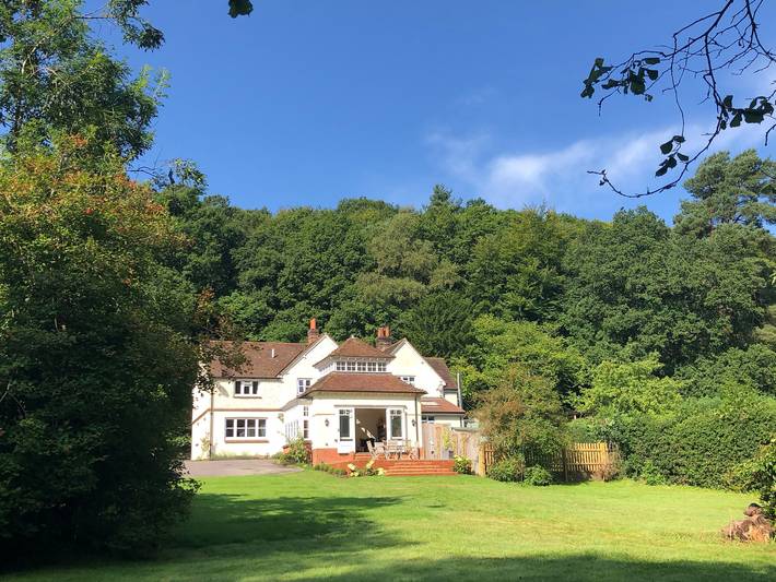 Log cabin for 9 people in Surrey