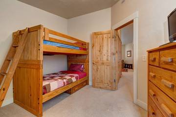 Vacation Home for 12 Guests in Snyderville, Uinta Wasatch Cache National Forest, Picture 3