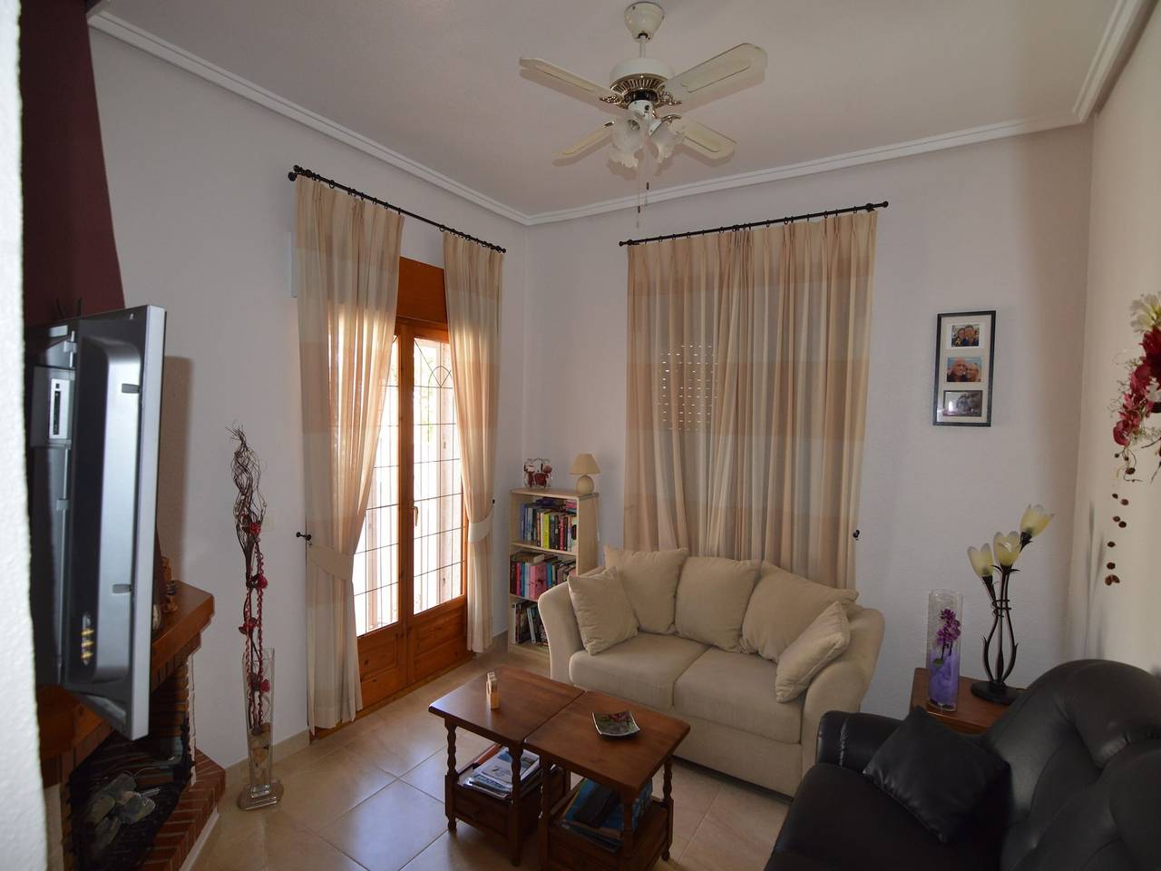 Modern Villa in Rojales with Jacuzzi and Private Pool in Ciudad Quesada, Rojales