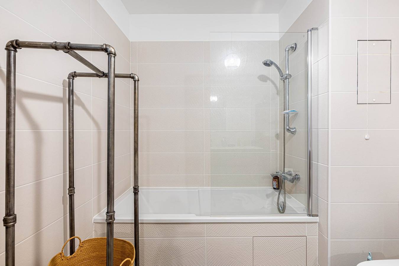 Ganze Wohnung, Guestready - Chic cocoon with a balcony in Suresnes, Hauts-de-Seine