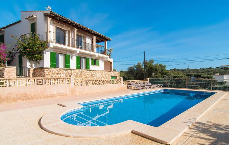 Apartment mit Meerblick, Pool, Terrasse und Grill 900 m von Caló des Homes Morts entfernt in Portopetro, Santanyí