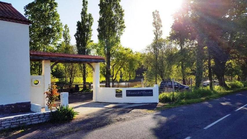 Gîte pour 15 personnes à Saint-Hilaire-le-Vouhis - 2