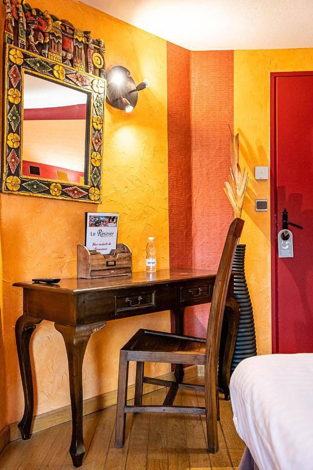 Hôtel pour 2 personnes, avec piscine et terrasse, animaux acceptés à Le Barp - 2