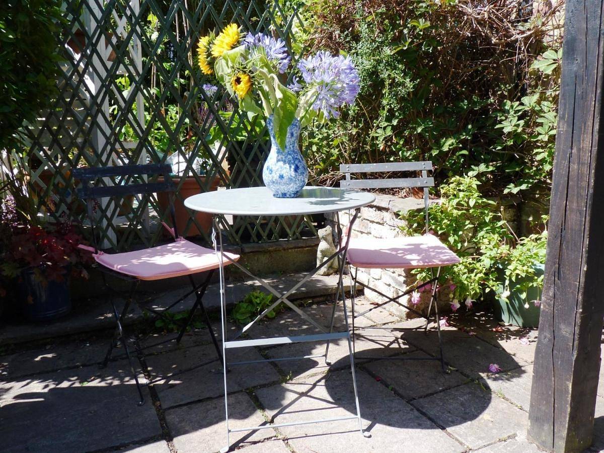 Secret Garden Hideaway For Adults in Eastbourne, Ost Sussex