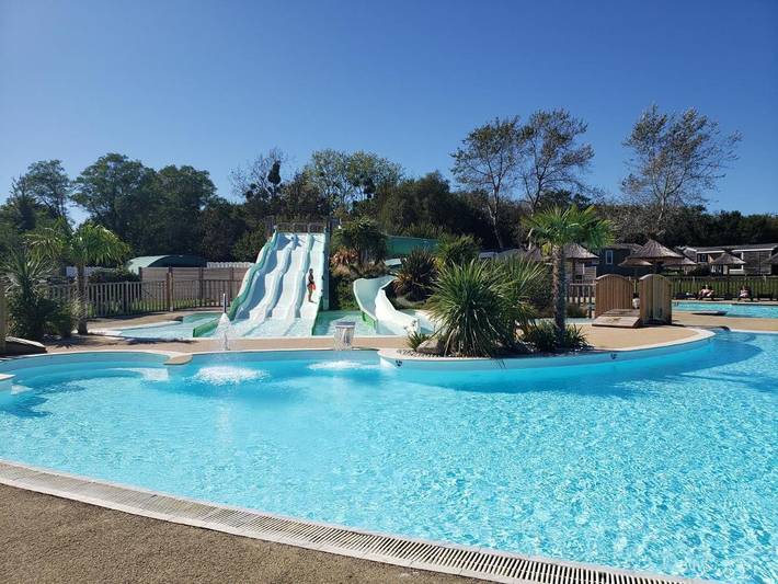 Location de vacances pour 6 personnes, avec vue et jardin ainsi que bassin pour enfant et piscine dans Plage Kerambigorn - 3