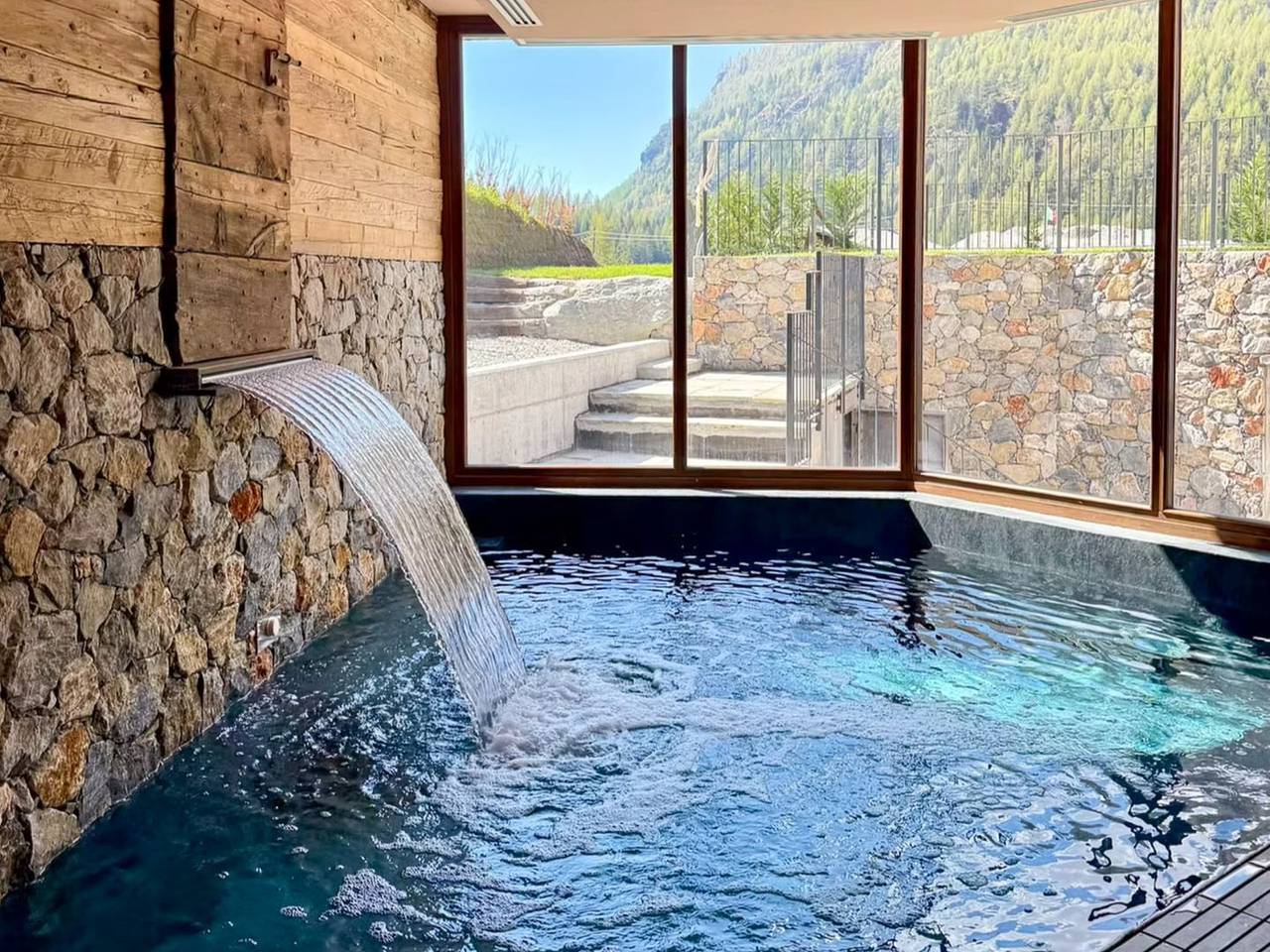 Appartamento intero, Appartamento vacanze per 4 persone con idromassaggio in Chiesa in Valmalenco (Borgo), Chiesa in Valmalenco