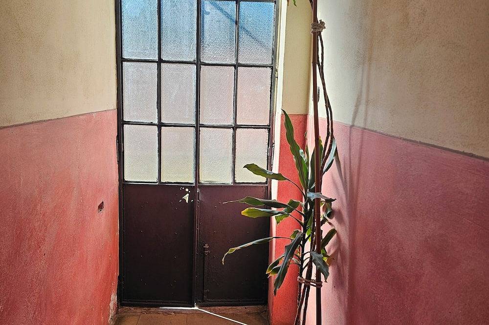 Appartamento intero, Nuovissimo appartamento semicentrale comodissimo ai servizi in Novara (Italia), Provincia di Novara