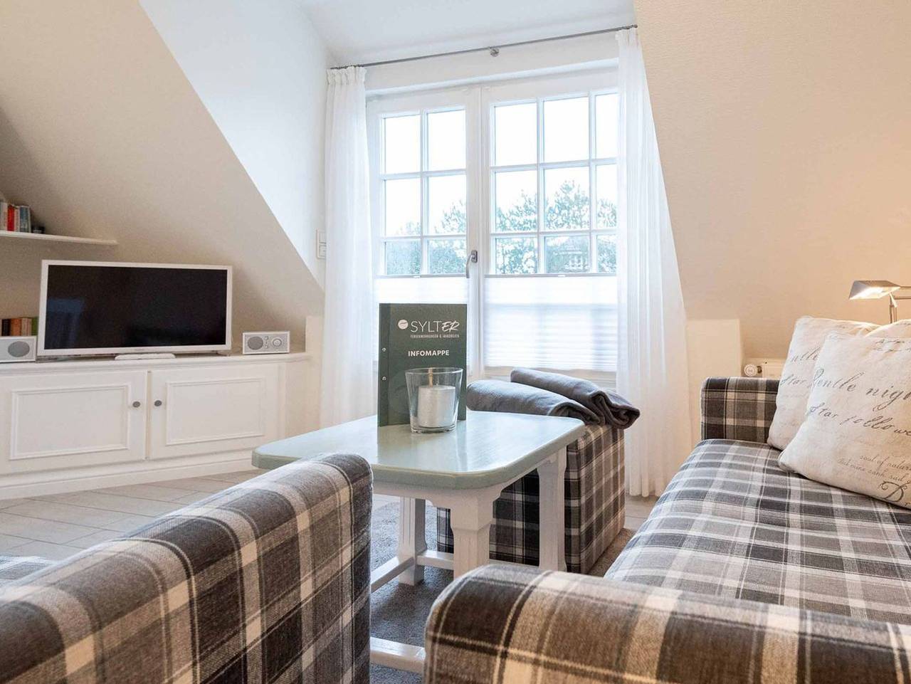 Ganze Ferienwohnung, Haus Christiane, Wohnung 11 - Strandnahe 2-Zimmer Ferienwohnung auf ca. 45 m² Wohnfläche, für 2 Personen in Wenningstedt, Sylt