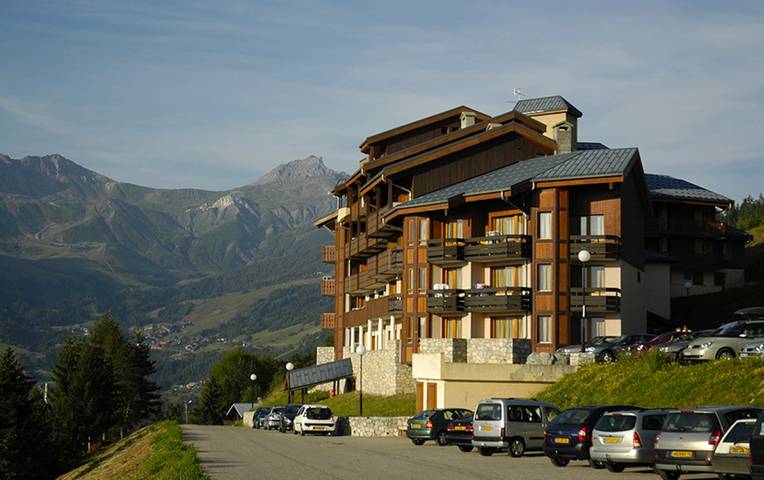 Gîte pour 5 personnes, avec piscine et balcon, adapté aux familles dans Doucy - 3