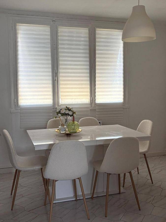 Appartement entier, Two-Bedroom Apartment in Vénissieux, Lyon et ses environs