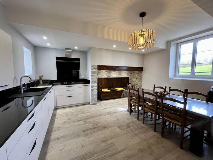 Location de vacances pour 12 personnes, avec terrasse ainsi que vue et jardin à Sauvagnon - 2