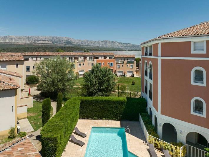 Appart’hôtel pour 8 personnes, avec jardin et piscine