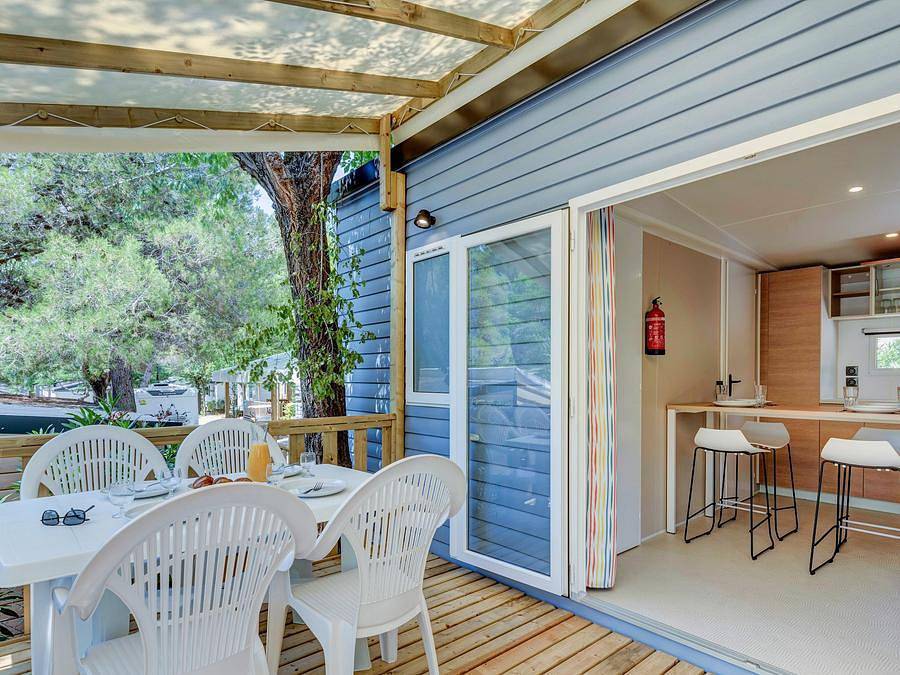 Camping Marvilla Parks - Les Pommiers du Mont Saint Michel - Mobilheim 6 personen - Comfort Xl | 3 Zi. | 6 Pers. | Erhöhte Terrasse | Klimaanlage | Tv in Beauvoir, Mont-Saint-Michel-Bucht