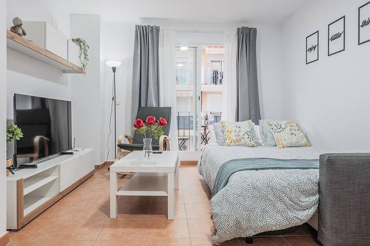 Apartamento entero, Apt buenas calidades piscina Algaba in La Algaba, Provincia de Sevilla