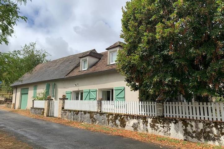 Location de vacances pour 8 personnes, avec Jacuzzi à Carlucet