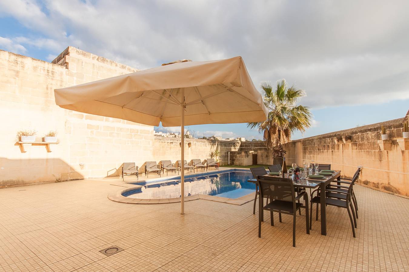 Centre Island Gozitan Farmhouse & Pool in Kercem, Gozo