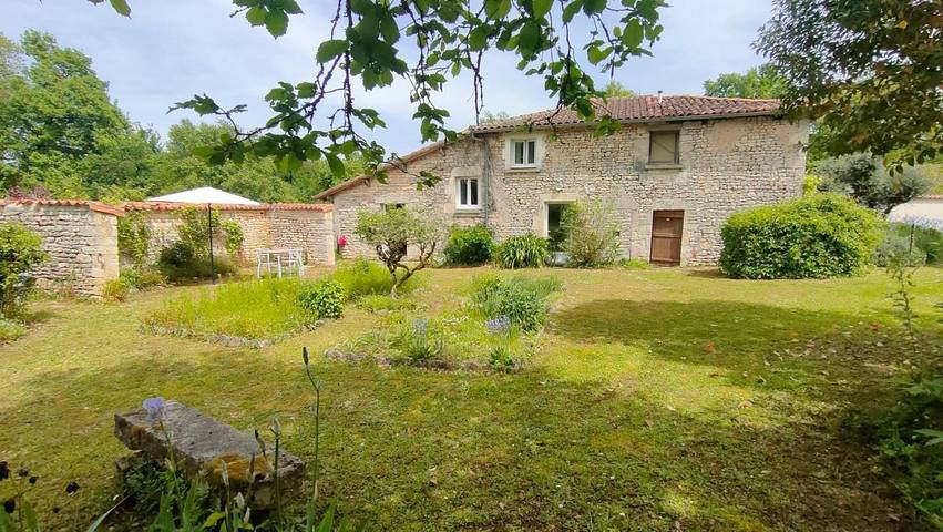 Gîte pour 4 personnes, avec jardin à Villiers-le-Roux
