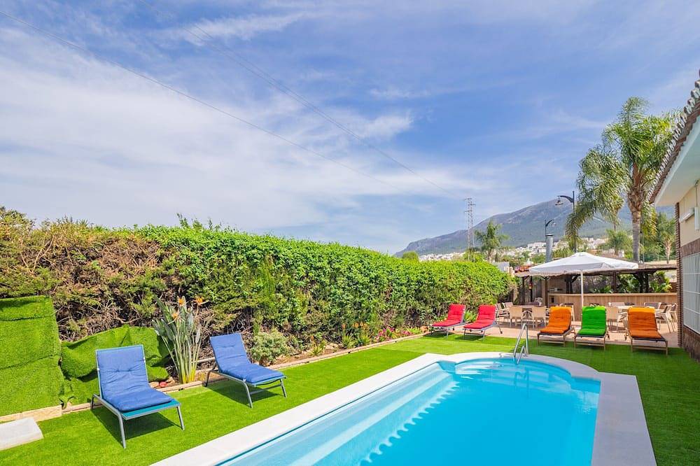 Cubo's Casa El Candil / urban / family / private pool in Alhaurín el Grande, Málaga Province
