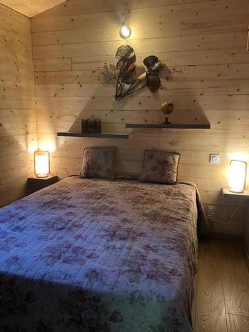 Maison de campagne pour 3 personnes, avec piscine ainsi que jardin et vue, animaux acceptés à Fanjeaux