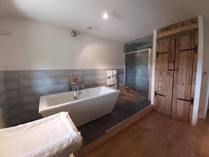 Location de vacances pour 7 personnes, avec Balcon et Terrasse ainsi que Jardin et Piscine dans Ruy Montceau - 3
