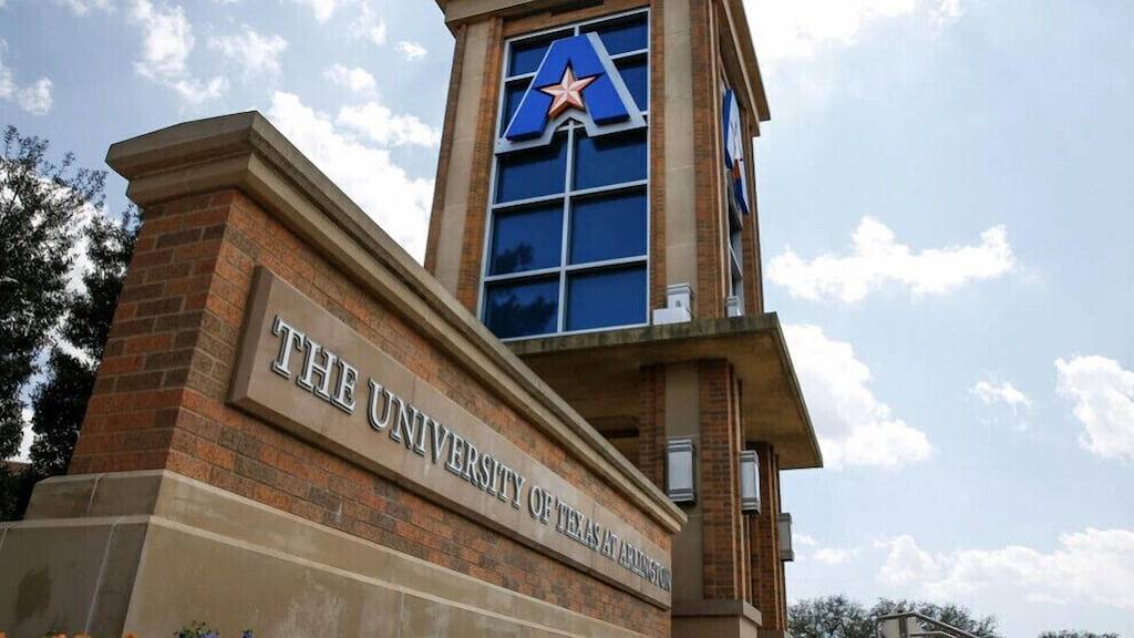 ⭐️New Construction 3Br Luxury Townhome Walk To Cowboys Rangers Games in Arlington, Tarrant County