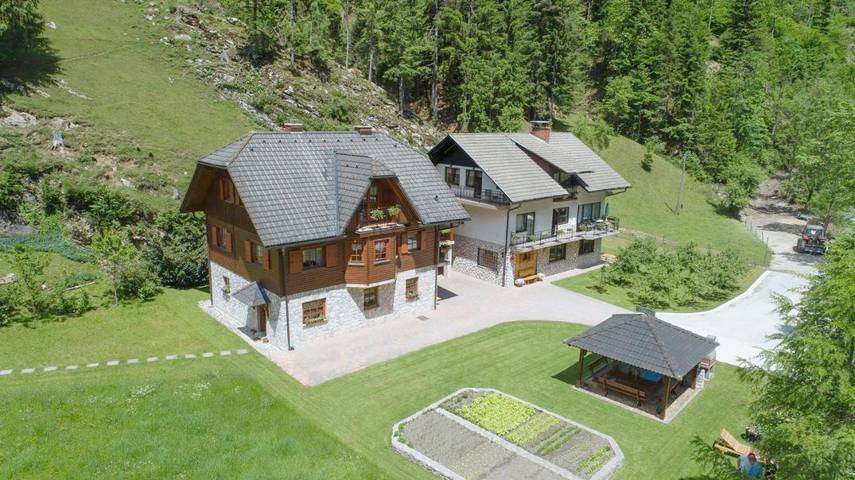 Location de vacances pour 2 personnes, avec sauna ainsi que jardin et jacuzzi à Solčava