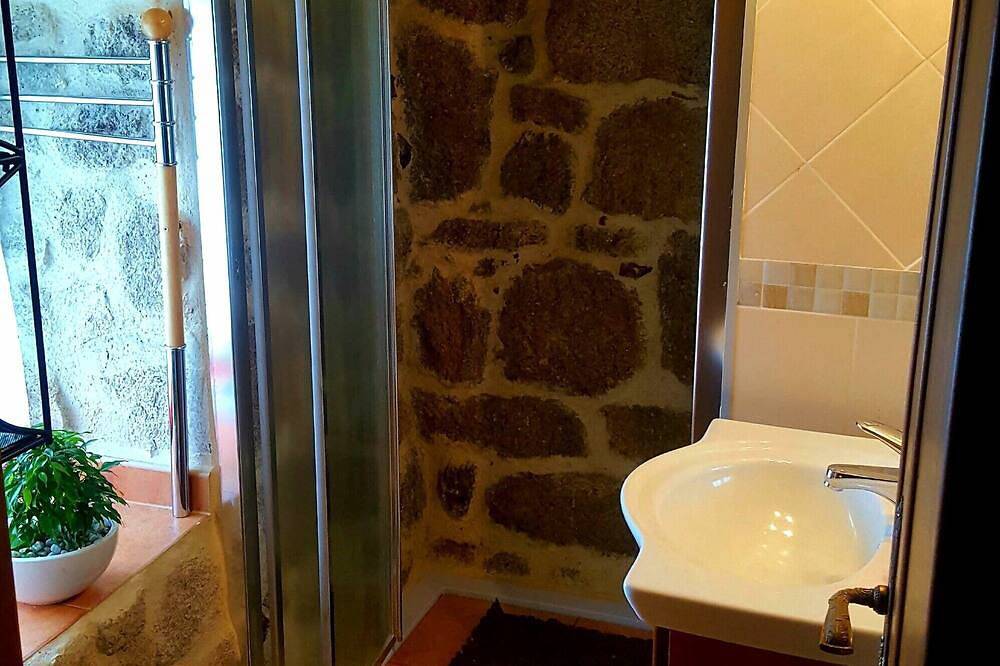 Comfortable Rural House in Nogueira de Ramuín, Ribeira Sacra