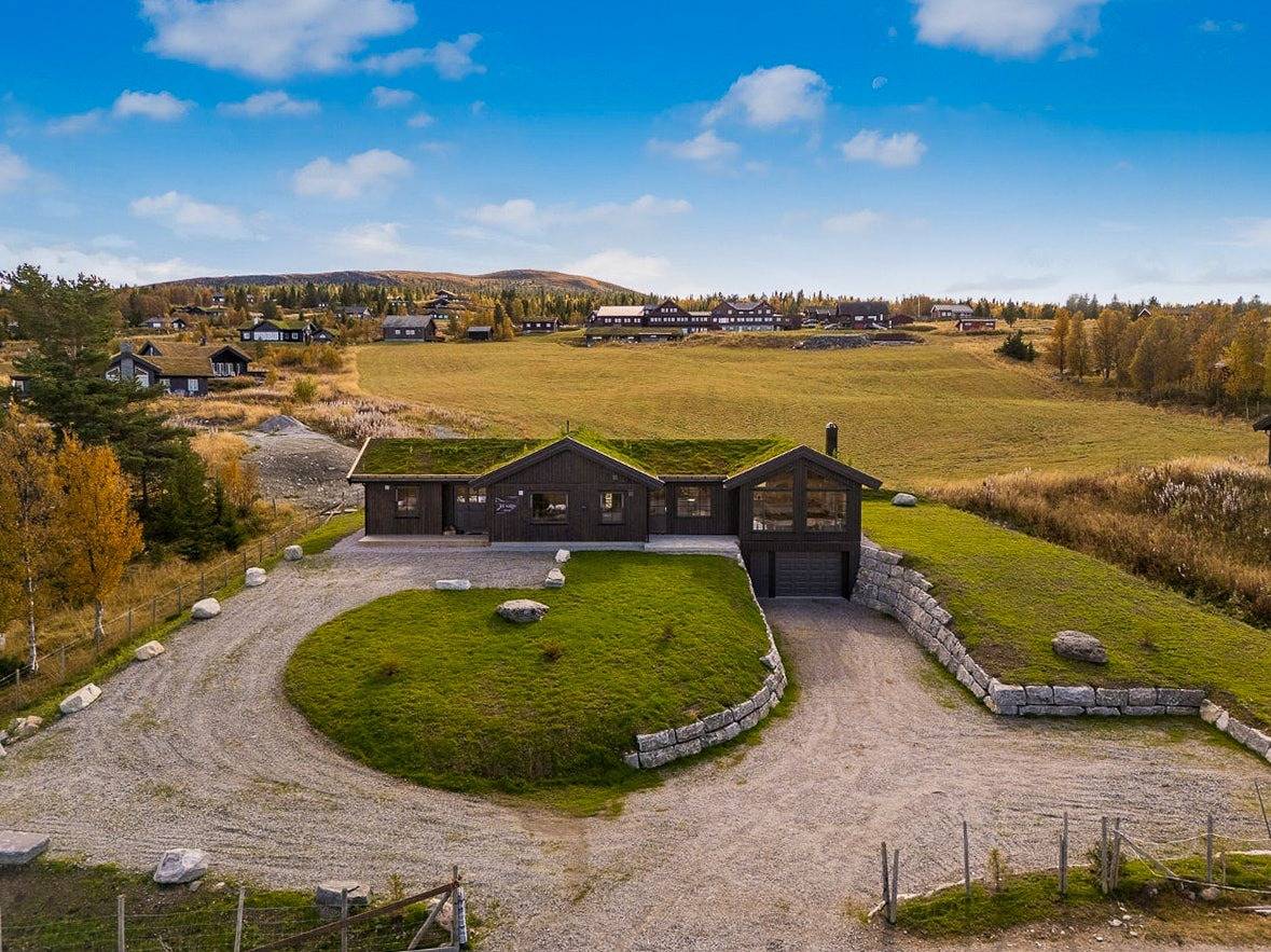 Cabane nouvellement construite avec vue sur le fjord Tisleiefjorden in Gol