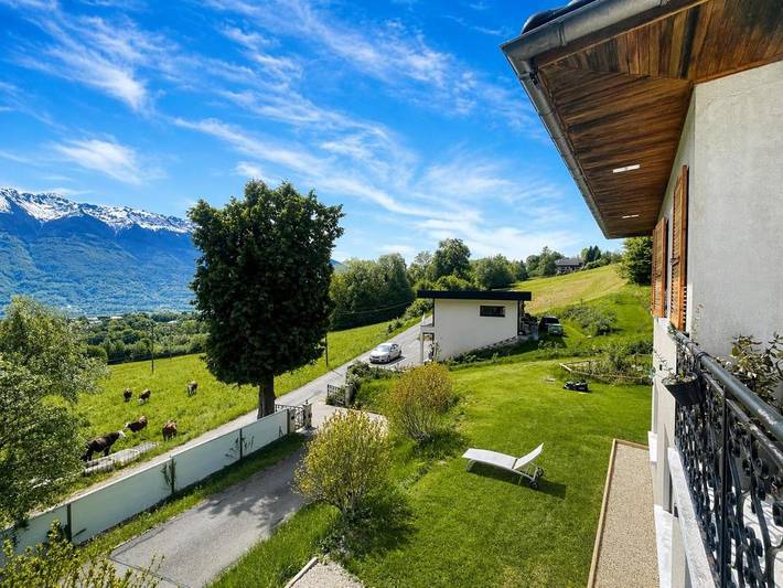 Gîte pour 6 personnes, avec Terrasse ainsi que Jardin et Vue à Verrens-Arvey