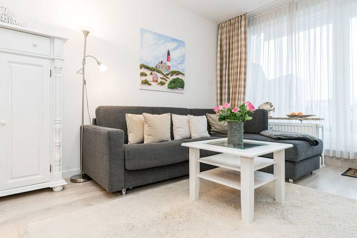Ganze Wohnung, Moderne Ferienwohnung mit Sauna und beheiztem Innen-Pool in Westerland in Westerland, Sylt (Gemeinde)