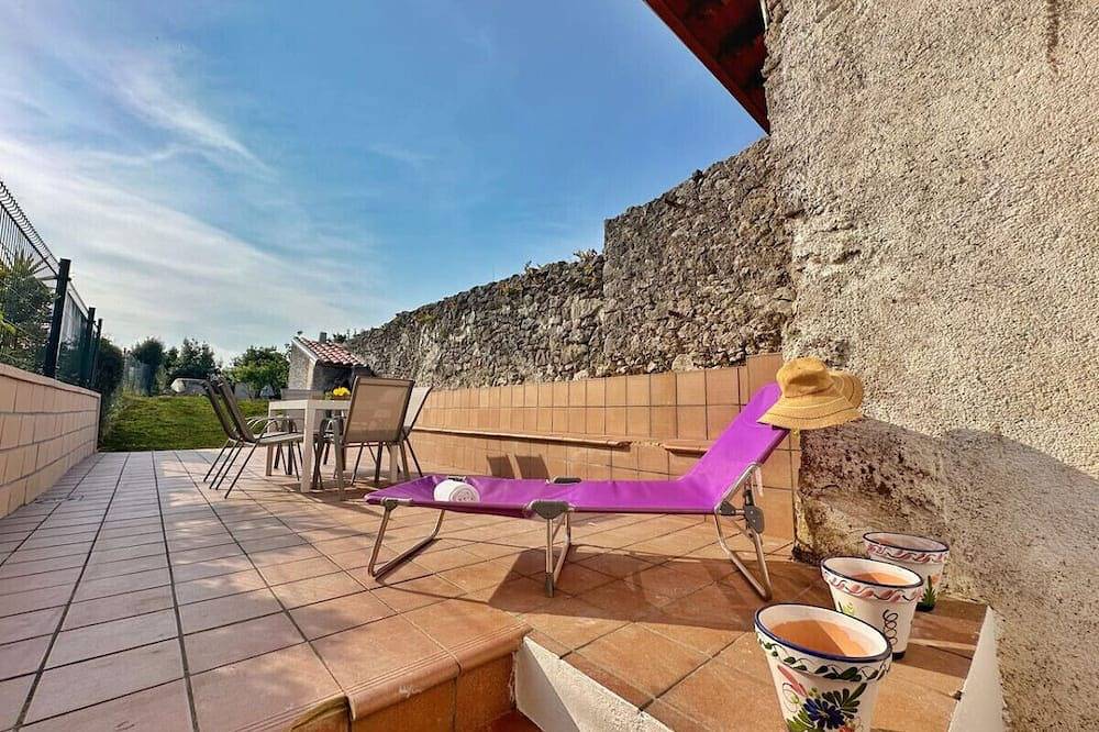 Casa Rural Con Jardín Y Barbacoa - A Babor 20805 in Santiuste, Argoños