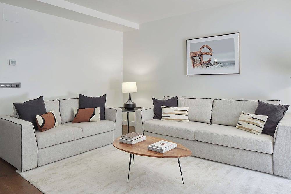 Entire apartment, Elkano by Feelfree Rentals in Playa de la Concha, San Sebastian