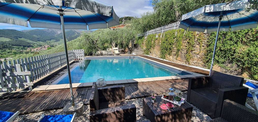 Agriturismo per 6 persone, con terrazza e piscina, con animali domestici in Buti